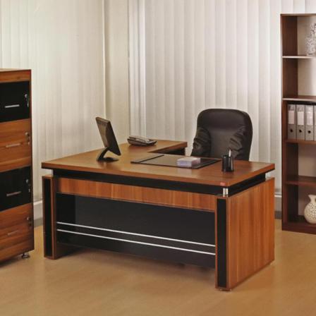 How Is a Desk Considered a Professional Desk?